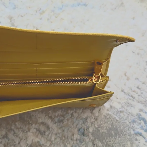 Prada Wallet - Picture 2 of 7
